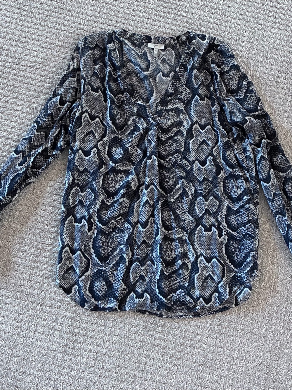 Joie Womens Black and Gray Snake Print silk Blouse